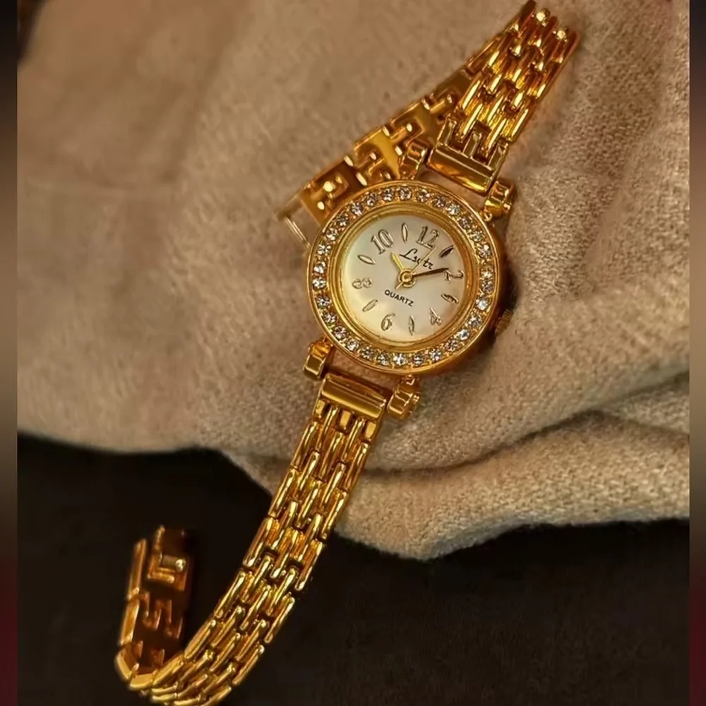 Vintage Classic Gold Women's Watch